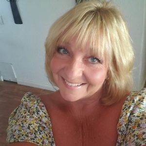 Meet your Posher, Lia